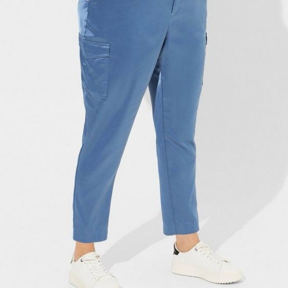 Torrid Relaxed Taper Satin Cargo Pant sz 18 Blue Horizon NWT - Picture 2 of 5